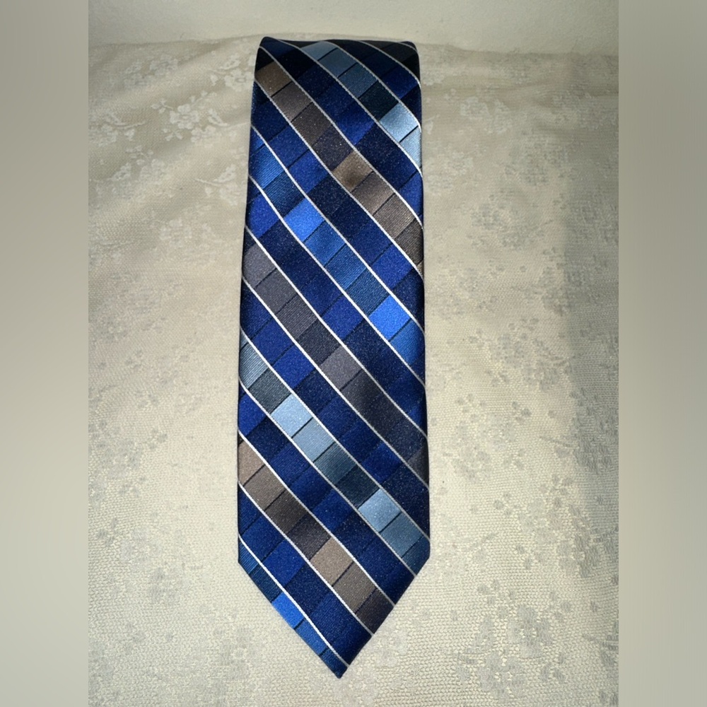 Van Heusen Tie